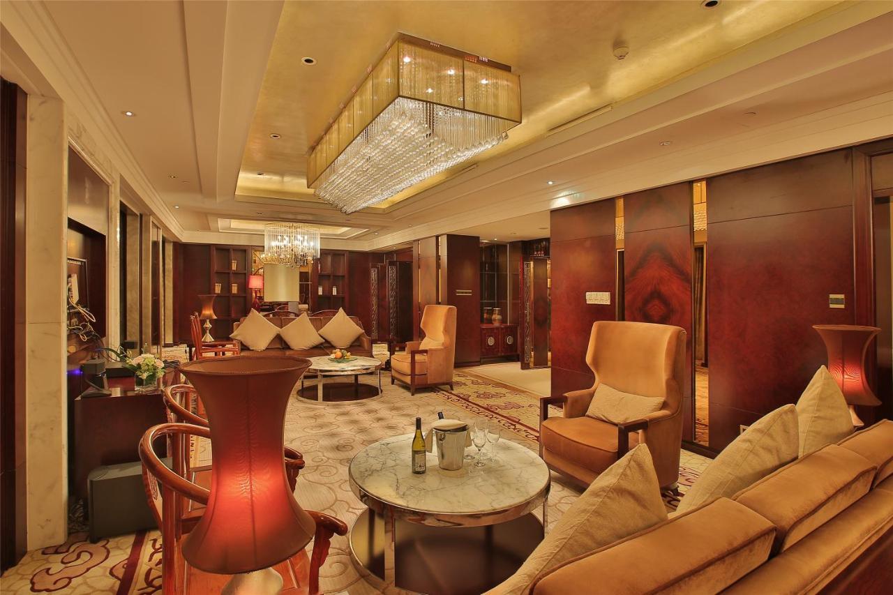 Отель Wyndham Циндао Экстерьер фото